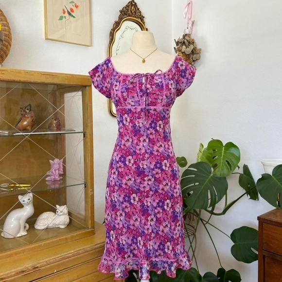 Dresses & Skirts - Purple floral milkmaid dress